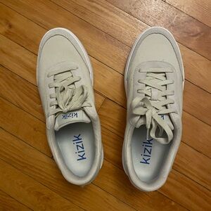 Women’s/Men’s Wide Kizik Cream Sneakers